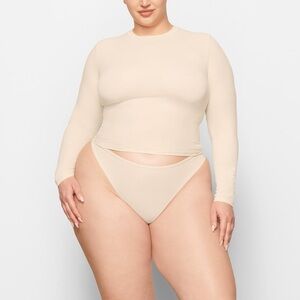 SKIMS fits everybody long sleeve in color SAND size MEDIUM